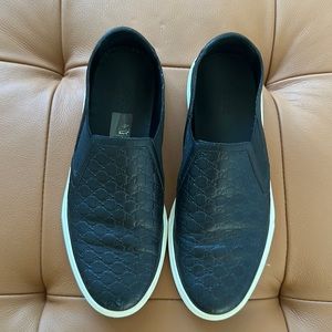Gucci slip-on sneakers/loafers.